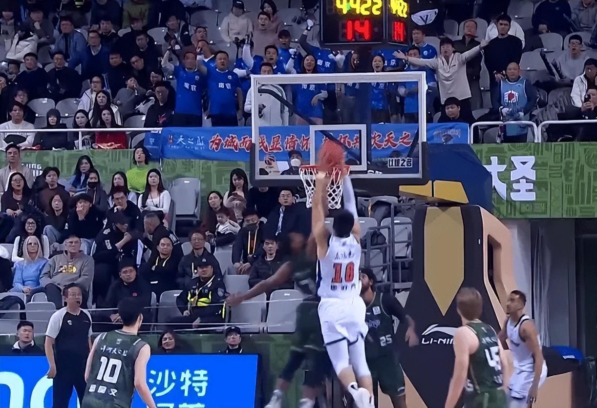 星空体育-广东87-71战胜同曦 球员评价：焦泊乔满分，4人及格，5人低迷