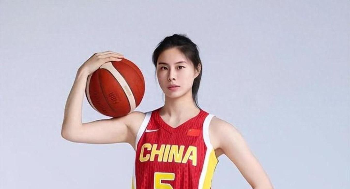 星空体育-中国女篮战胜捷克女篮！听听各界媒体专家怎么说，苏群一针见血